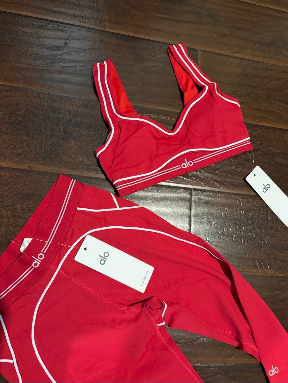 ALO Yoga Red Sports Bra and Leggings Set - Picture 2 of 2